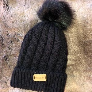 Knit beanie with detachable Pom